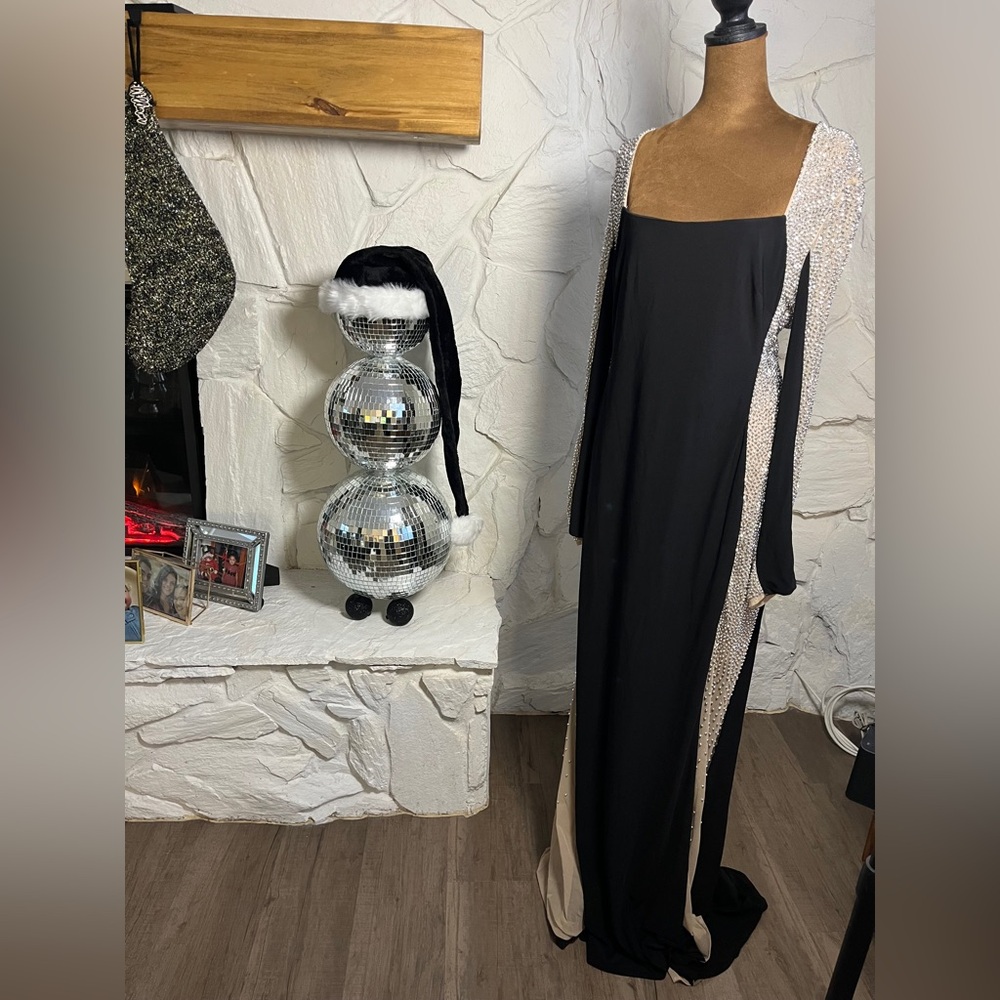 Xscape Illusion Caviar beaded gown worn once in great condition! Size 14 - Picture 2 of 7
